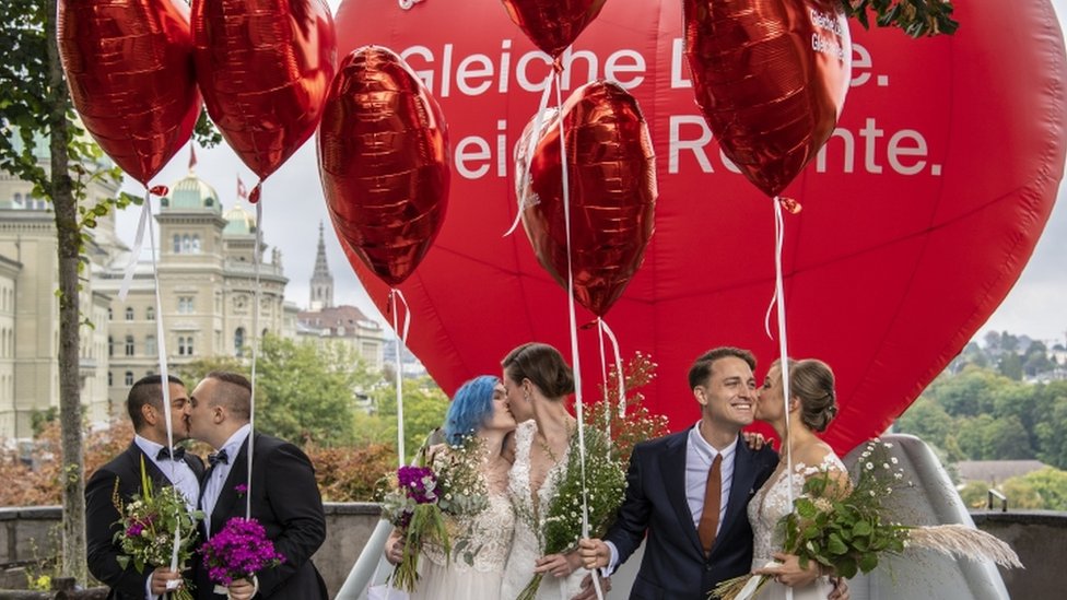 استفتاء سويسرا لزواج المثليين