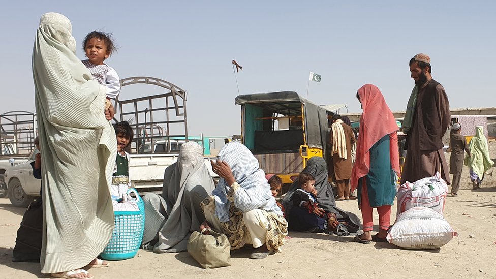 Una familia afgana en la frontera con Pakistán, 27 de agosto de 2021