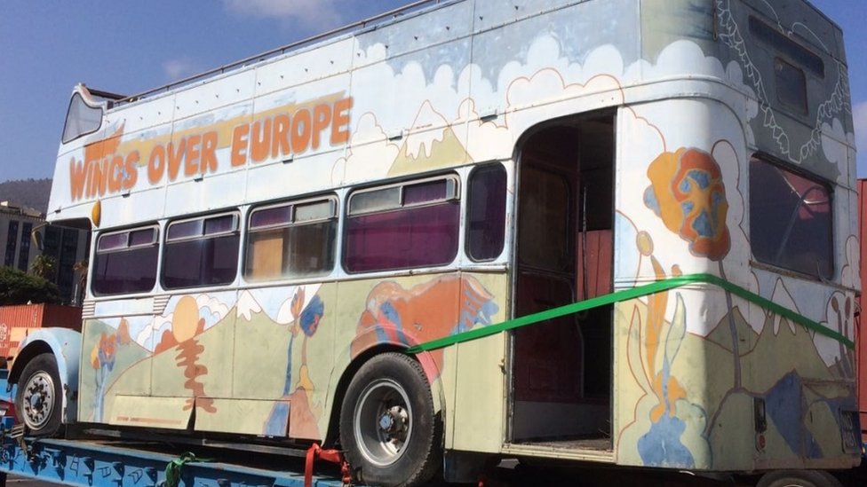 Экскурсионный автобус «Крылья над Европой»