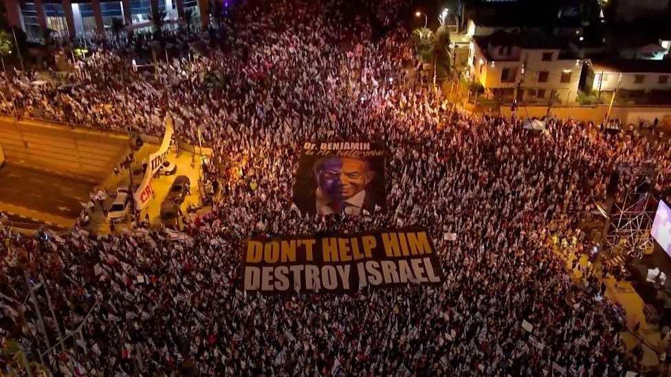 Israel protests: Drone footage shows thousands in Tel Aviv