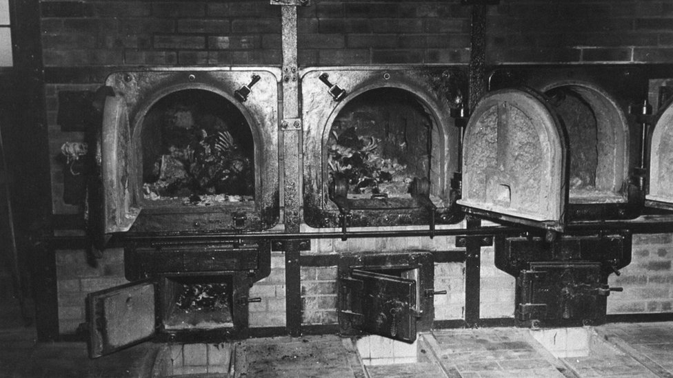 Crematorio en campo de exterminio nazi