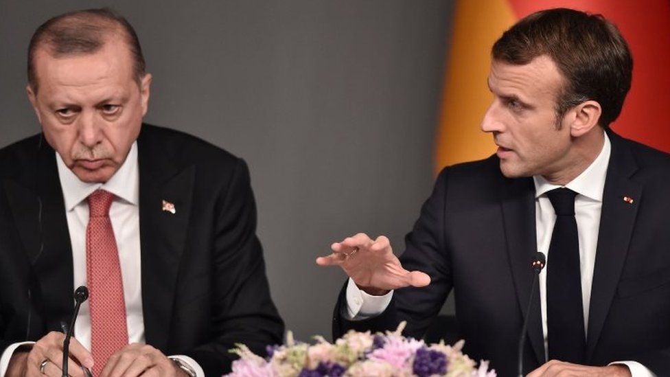 Президент Турции Реджеп Тайип Эрдоган (слева) и президент Франции Эммануэль Макрон Фото: октябрь 2018 г.
