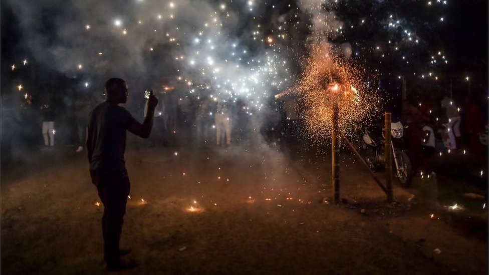 Fuegos artificiales durante las Adoraciones al Nino Dios" en Quinamayó, 18 de febrero 2018