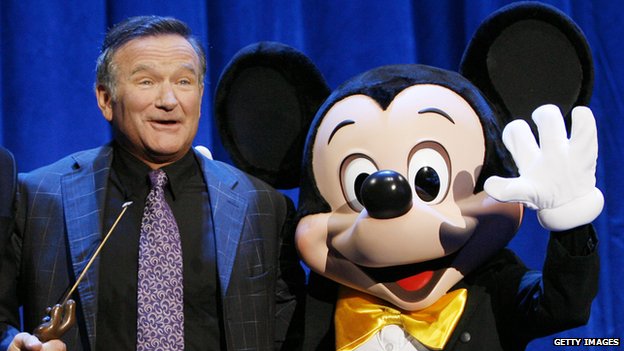 Robin Williams with 'Mickey Mouse' in 2009