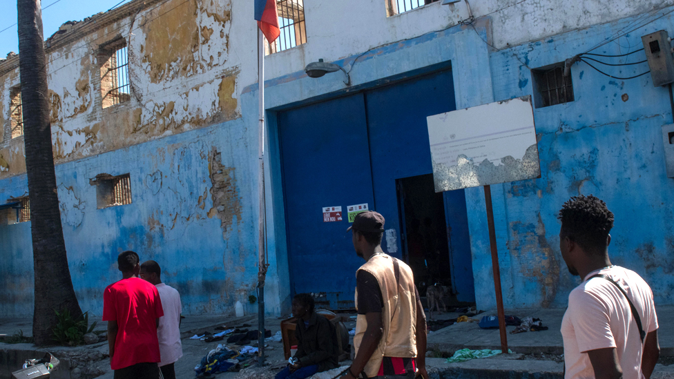 Haiti violence: Haiti gangs demand PM resign after mass jailbreak