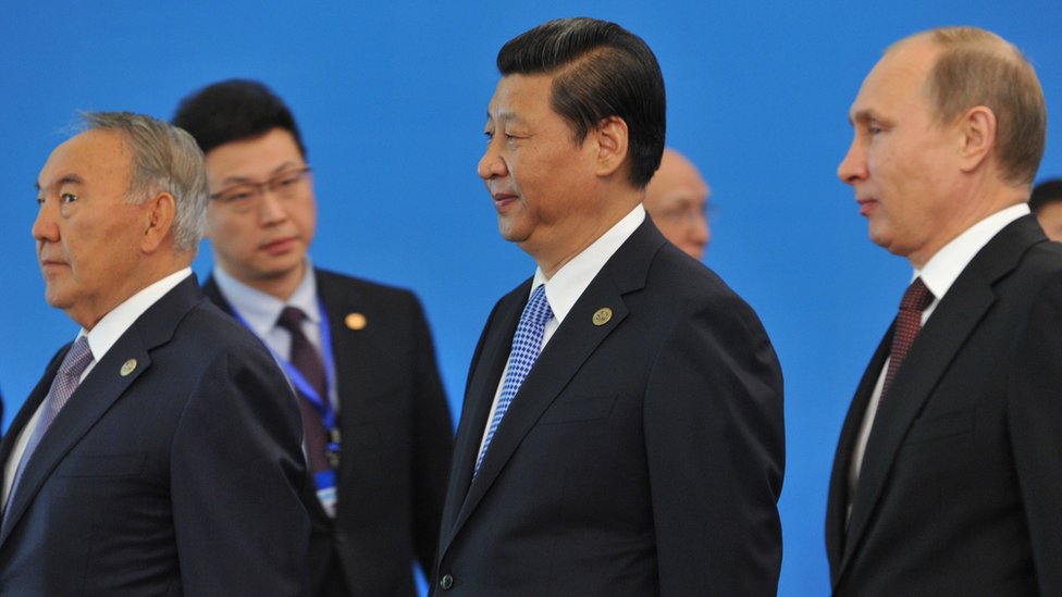 Nursultán Nazarbáyev, Xi Jinping, presidente de China, y Vladimir Putin, de Rusia.