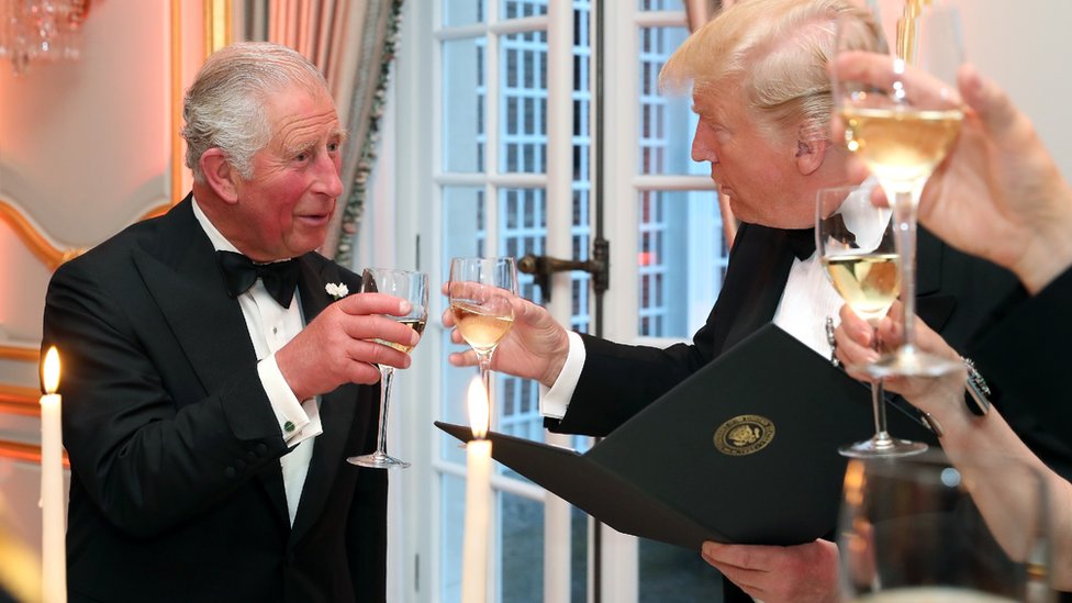 Princ Čarls i Donald Tramp nazdravljaju