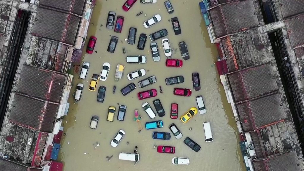 Malaysia hit by the worst floods in decades