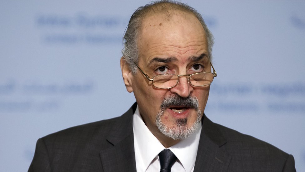 Funcionarios sirios, como el representante ante la ONU, Bashar al-Jaafari, han defendido a su gobierno. Bashar al-Jaafari, representante de Siria ante la ONU.