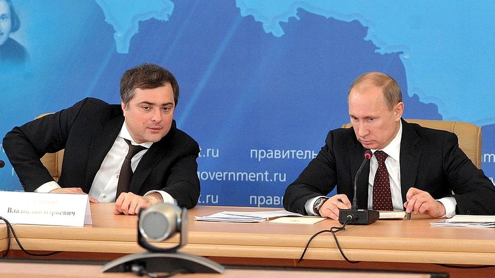 Después de un tiempo al margen, Surkov ha vuelto al centro de la escena ante la proximidad de las elecciones presidenciales de 2018. Vladislav Surkov y Vladimir Putin
