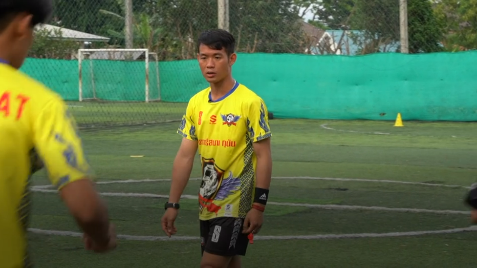 El entrenador Ekkapol Chantawong en 2022.