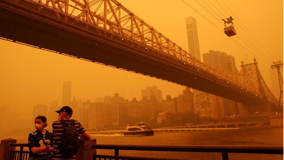 Нью-Йорк под оранжевым смогом: наблюдения корреспондента Би-би-си