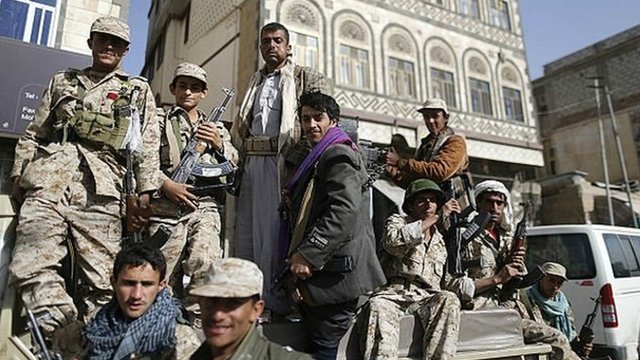Esta foto de 2015, muestra a rebeldes hutíes en Yemen. Rebeldes hutíes