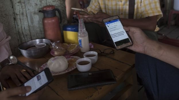 Bagi banyak orang di Myanmar, Facebook sama dengan internet.
