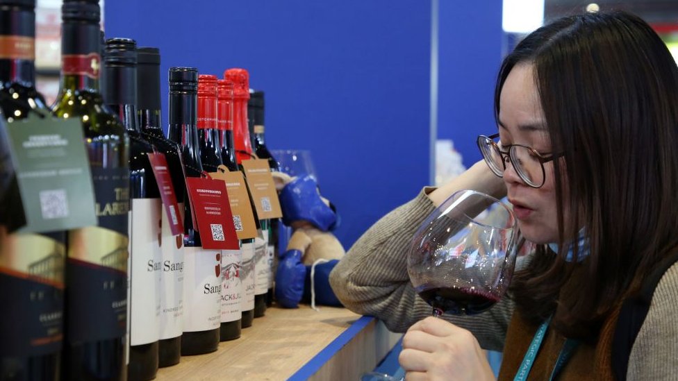 Любитель вина в Шанхае
