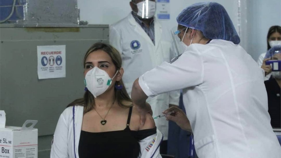 Vacuna contra el coronavirus: qué se sabe del inicio de la inmunización del  covid-19 en Venezuela y por qué es polémica - BBC News Mundo