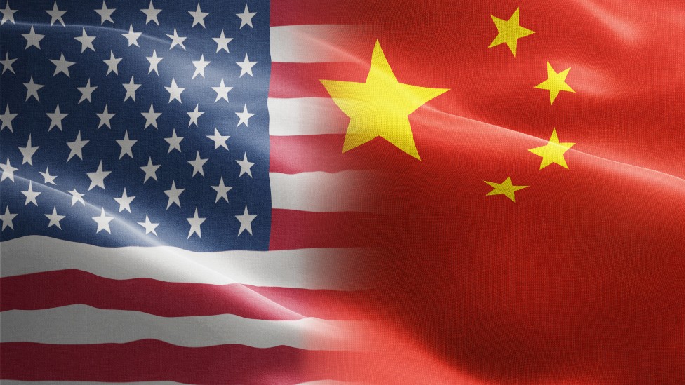 Banderas de Estados Unidos y China