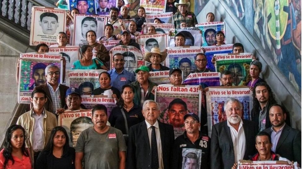López Obrador se reunirá con las familias de Ayotzinapa para combatir la manipulación