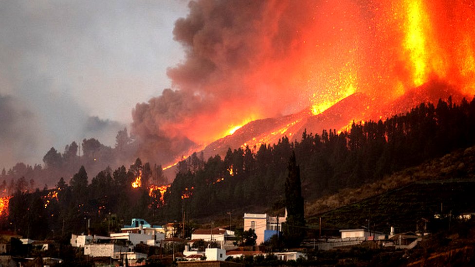 Canary Islands Volcano Hundreds More Evacuated As La Palma Lava Nears Sea c News