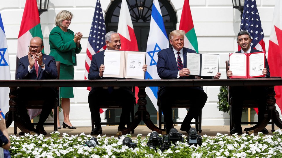 以色列和阿聯酋的高級代表團9月15日在白宮簽署一項由美國牽頭達成的歷史性和平協議，阿聯酋與以色列正式建交。