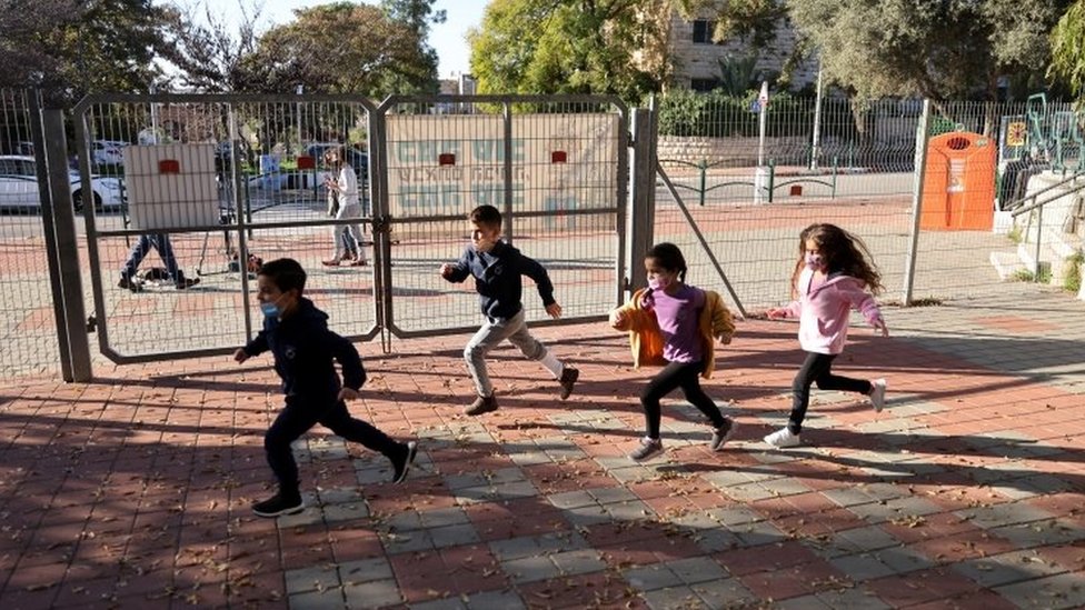 Crianças brincando em Israel