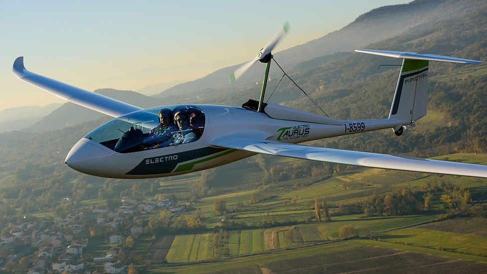 El Taurus G4 es el primer avión eléctrico de cuatro asientos en el mundo. avion