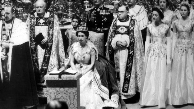 Penobatan Ratu pertama kali disiarkan secara langsung di TV pada 1953.