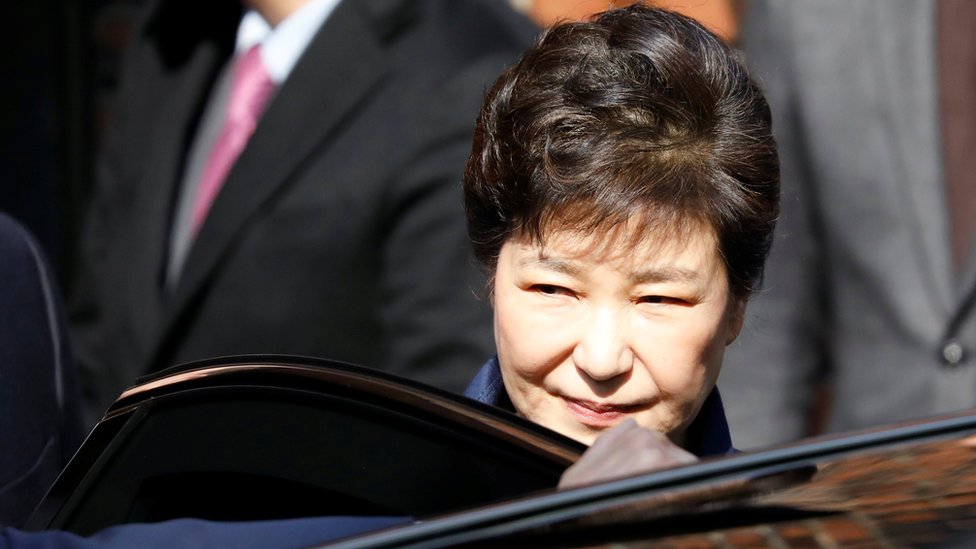 Свергнутый лидер Южной Кореи Пак Кын Хе покидает свой частный дом в Сеуле, Южная Корея, 30 марта