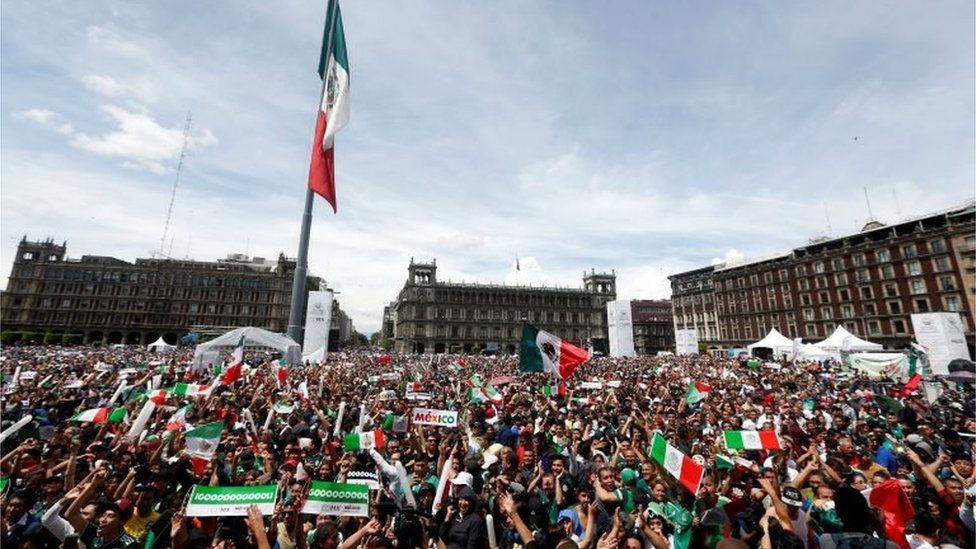 Celebraciones del partido México- Alemania en el Zocálo.