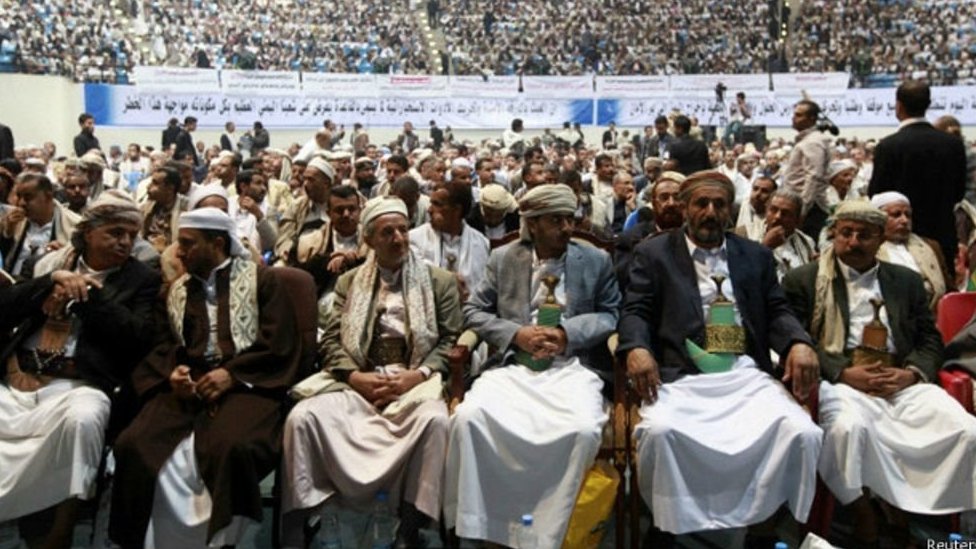 El grupo rebelde chiita yemení Houthi, que tomó la capital Saná en 2014, rechaza al gobierno de Yemen. Miembros Houthi