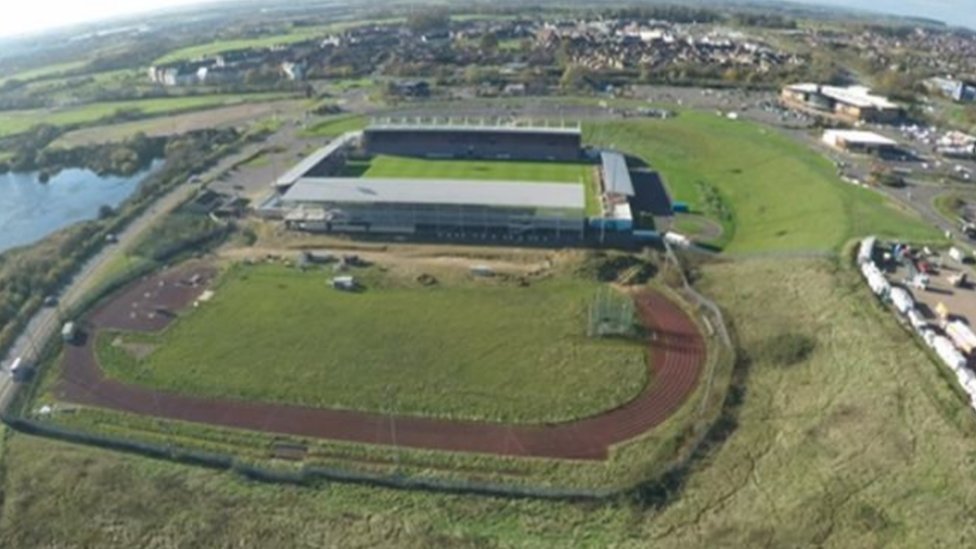Вид с воздуха на стадион «Сиксфилдс» в Нортгемптоне