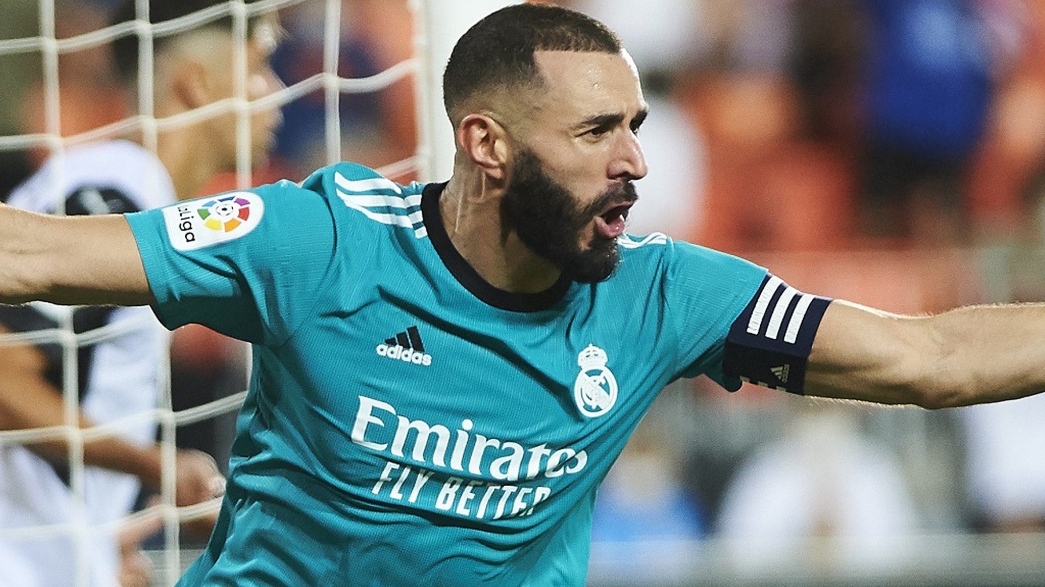 Valencia 1-2 Real Madrid: Karim Benzema & Vinicius Jr score