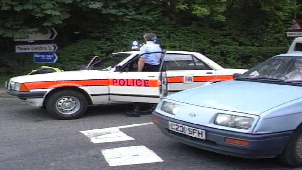 La policía en Hungerford en 1987