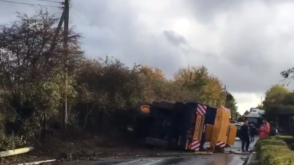 A140 in Suffolk blocked after crane truck overturns