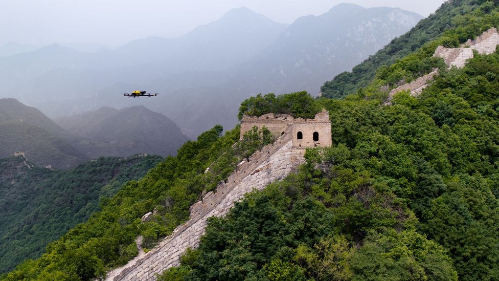 drones sobrevolando la Gran Muralla china