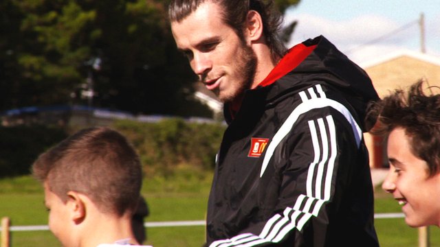 Gareth Bales coaching local children