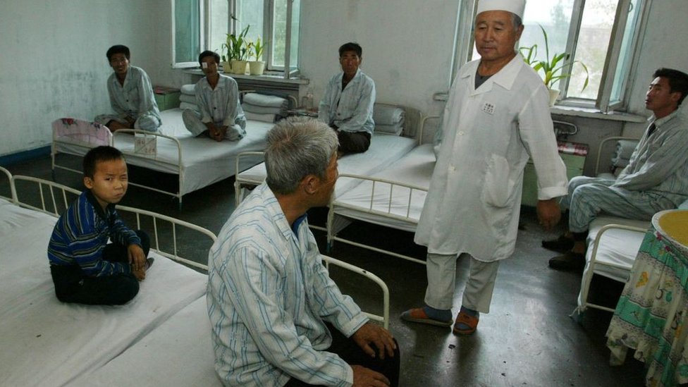 Hospital norcoreano en 2002