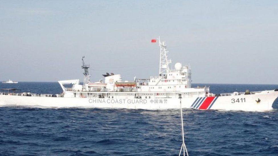Kapal patroli China aktif mengawal kapal-kapal ikannya di Laut China Selatan, dan beberapa kali dituding masuk ke wilayah Indonesia.