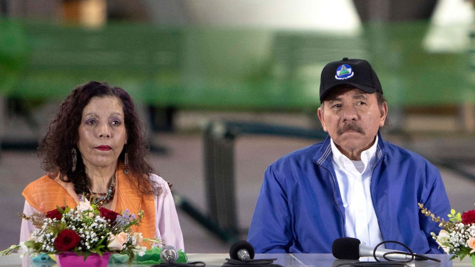 El matrimonio que gobierna Nicaragua: la vicepresidenta Rosario Murillo, de 71 años, y el presidente Daniel Ortega, de 76
