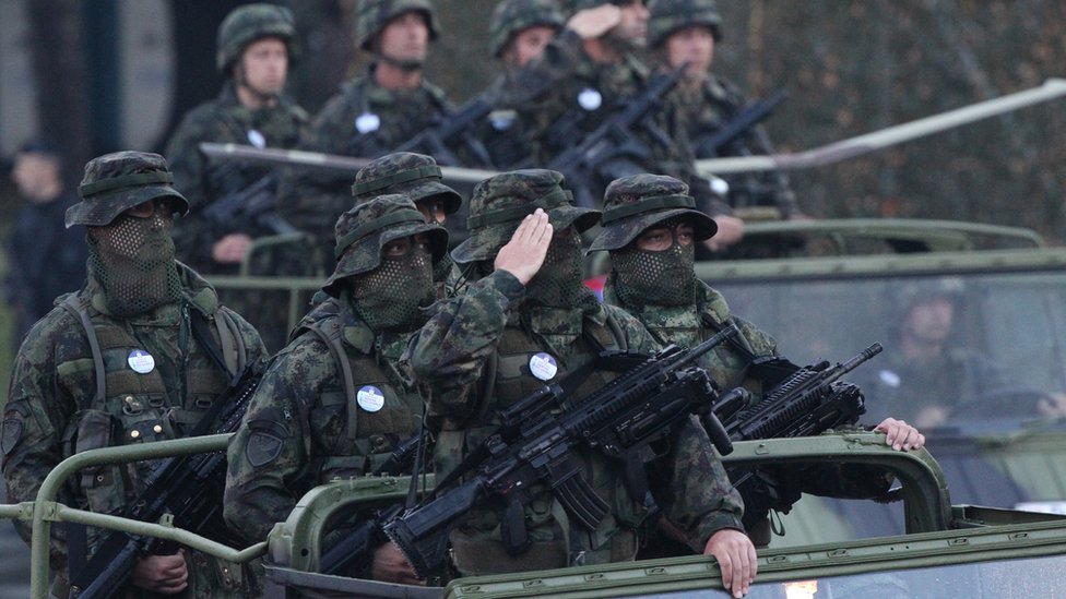 Srpski vojnici u tenkovima na vojnoj paradi u Beogradu 2014. godine