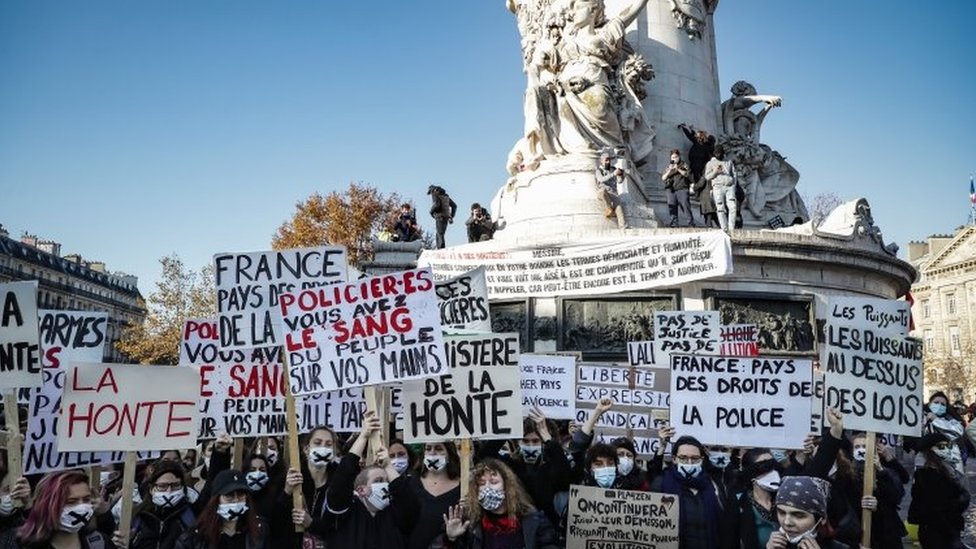 Митинг протестующих в Париже, Франция. Фото: 28 ноября 2020 г.