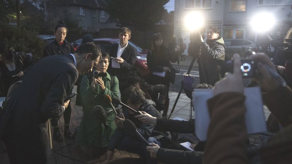 "ياسوهيرو كيكوتشي" نائب رئيس شركة الخطوط الجوية اليابانية خارج ساحة المحكمة