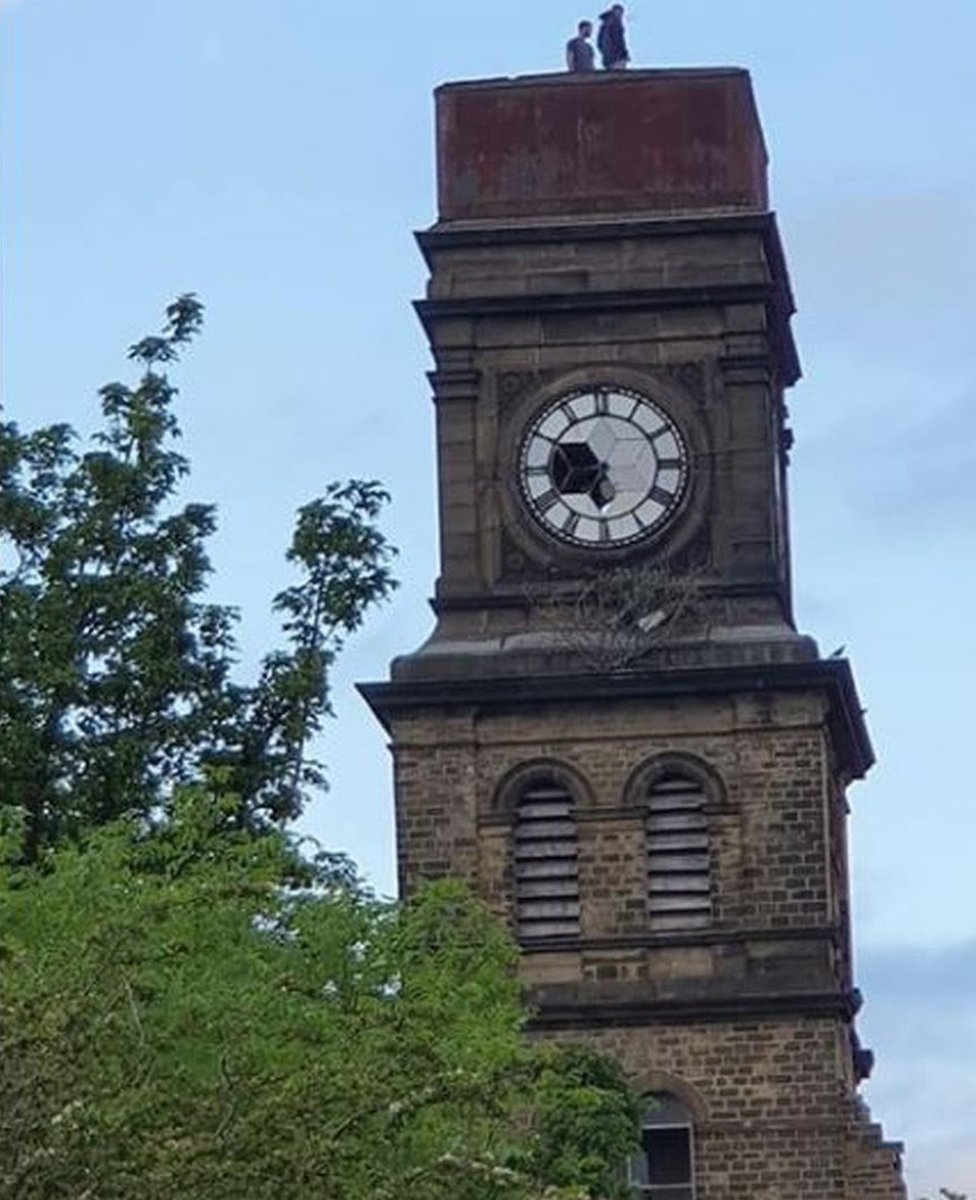 Башня с часами Ньюсом Милл