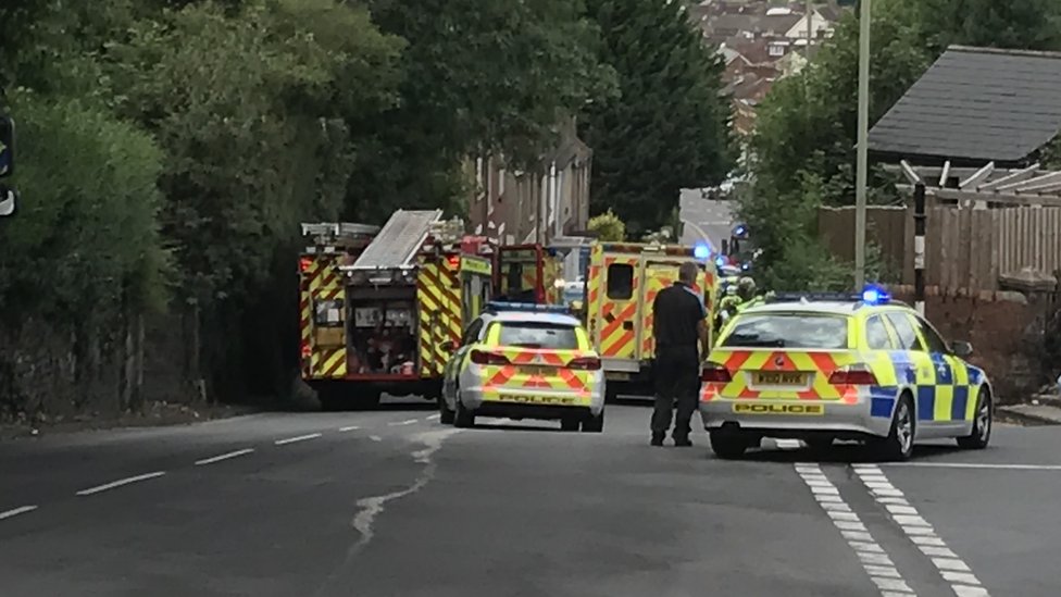 Two motorcyclists killed in Swindon crash named - BBC News