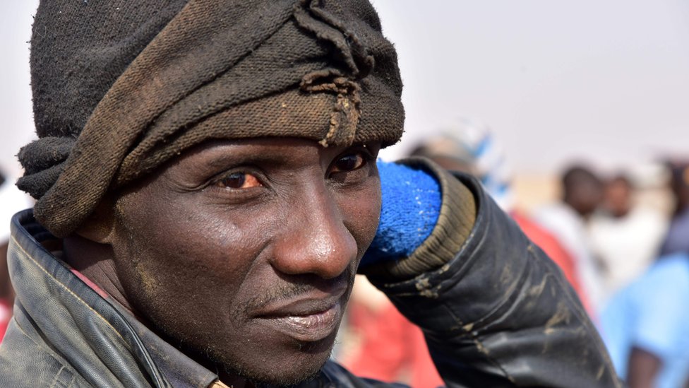 Muchos migrantes, como este hombre ganés, vuelven a Agadez tras intentar cruzar el Mediterráneo y no lograrlo y huyendo de los grupos armados en Libia. Migrante
