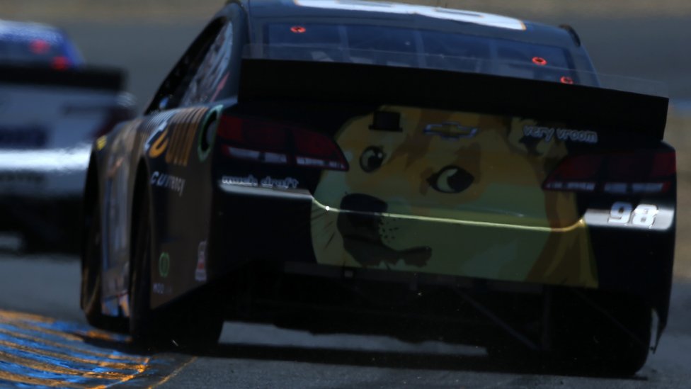 Dogecoin piyasaya çıktıktan yalnızca aylar sonra Nascar arabalarında reklamı yer almıştı