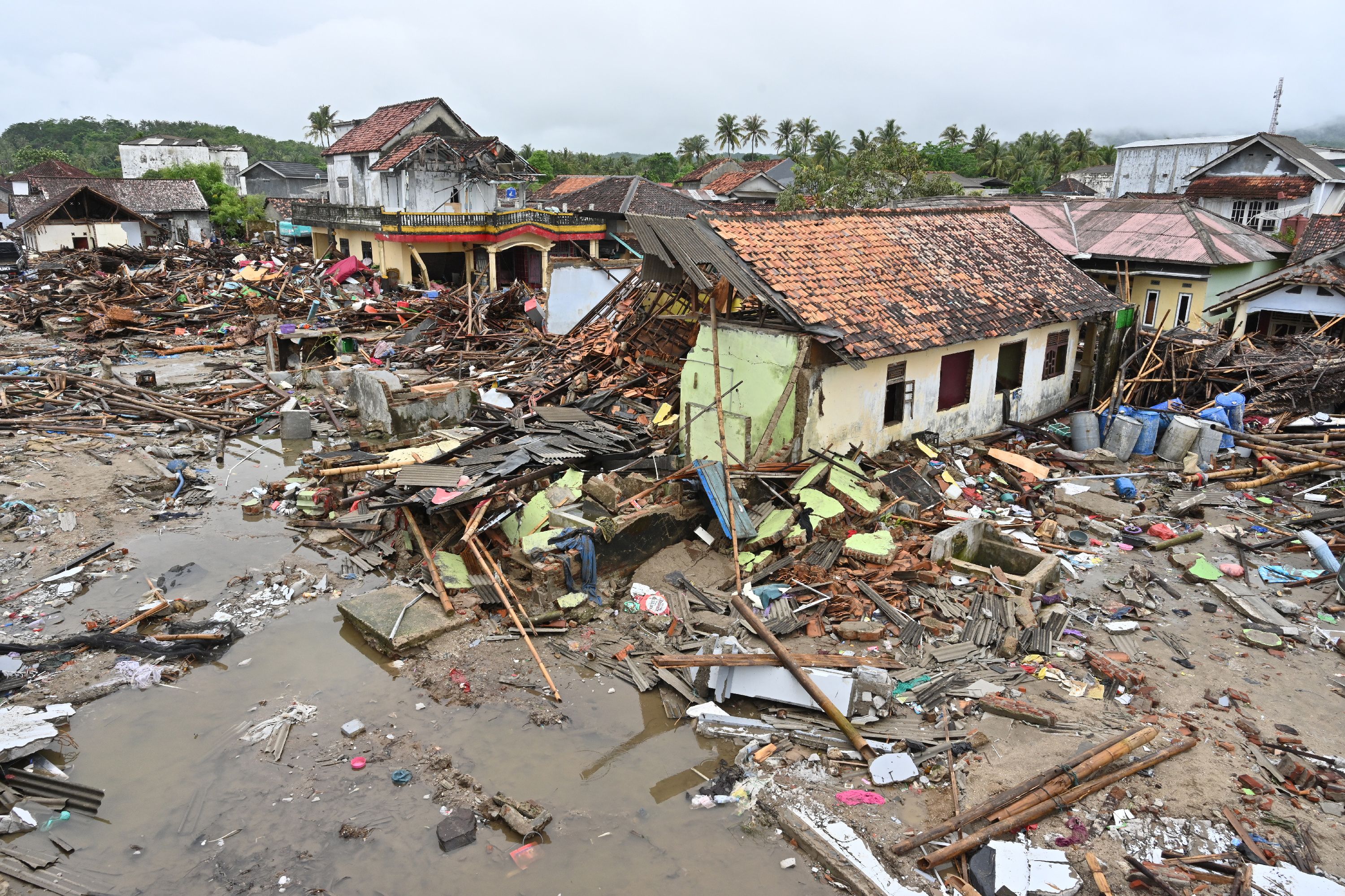 Gambar Tsunami Selat Sunda 