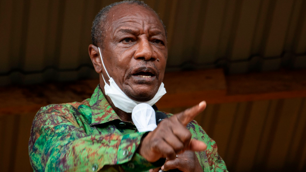 Guinea: Umukambwe w'imyaka 82 ushaka manda ya gatatu y'imyaka itandatu -  BBC News Gahuza