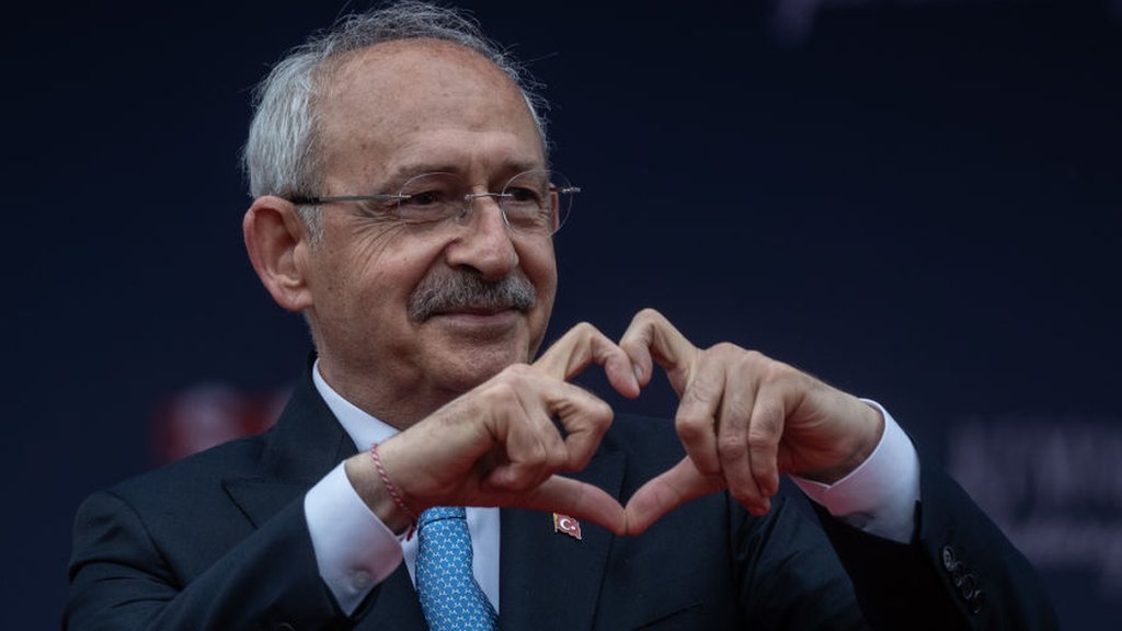 Turkey election: Erdogan rival Kilicdaroglu promises peace and democracy