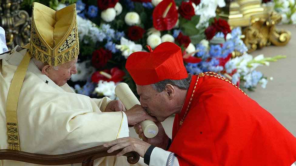 Ordenación de George Pell como cardenal en 2003.